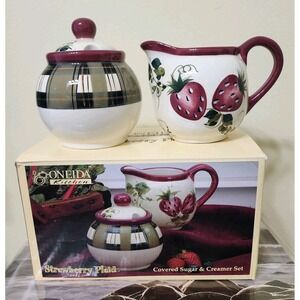 Oneida Kitchen Strawberry Plaid Ceramic Sugar Bowl & Creamer Set & Box‎ Country